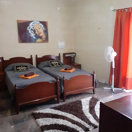 Δωμάτια σε οικογενειακή κατοικία Trigoria